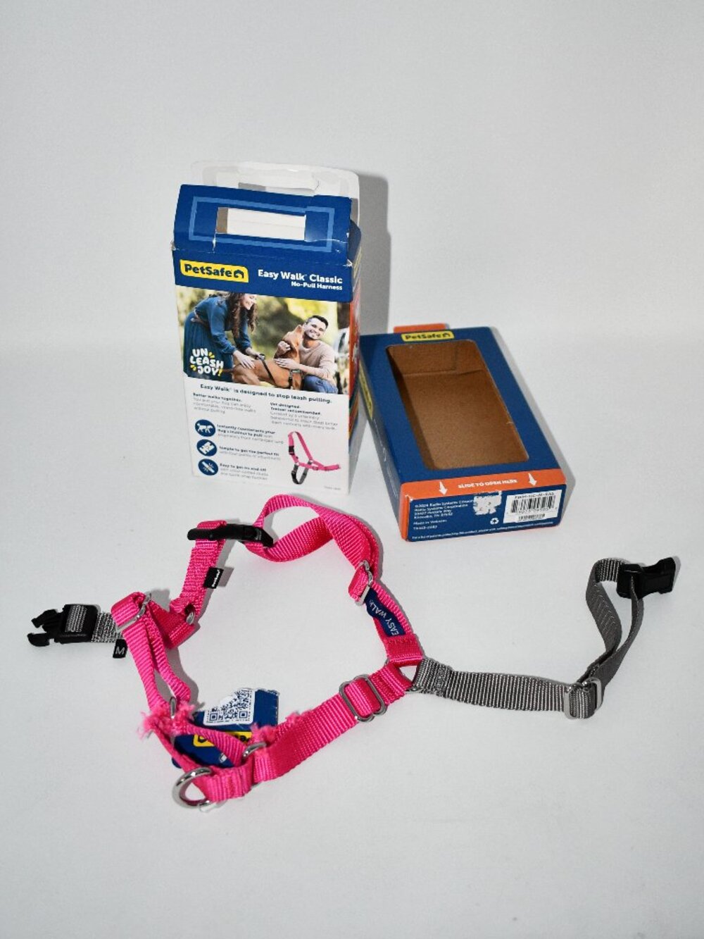 PetSafe Easy Walk No Pull Dog Harness, Medium, Raspberry Pink/ Grey, Front Clip,